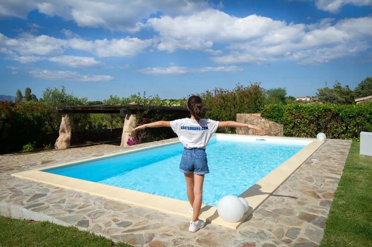 Villa Cedrino San Teodoro  Italia